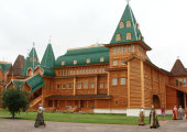 В музее-заповеднике «Коломенское» возвели деревянный храм за 24 часа