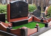 Надгробия и памятники в Оренбурге