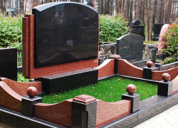 Надгробия и памятники в Оренбурге
