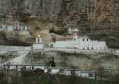 Свято-Успенский пещерный монастырь